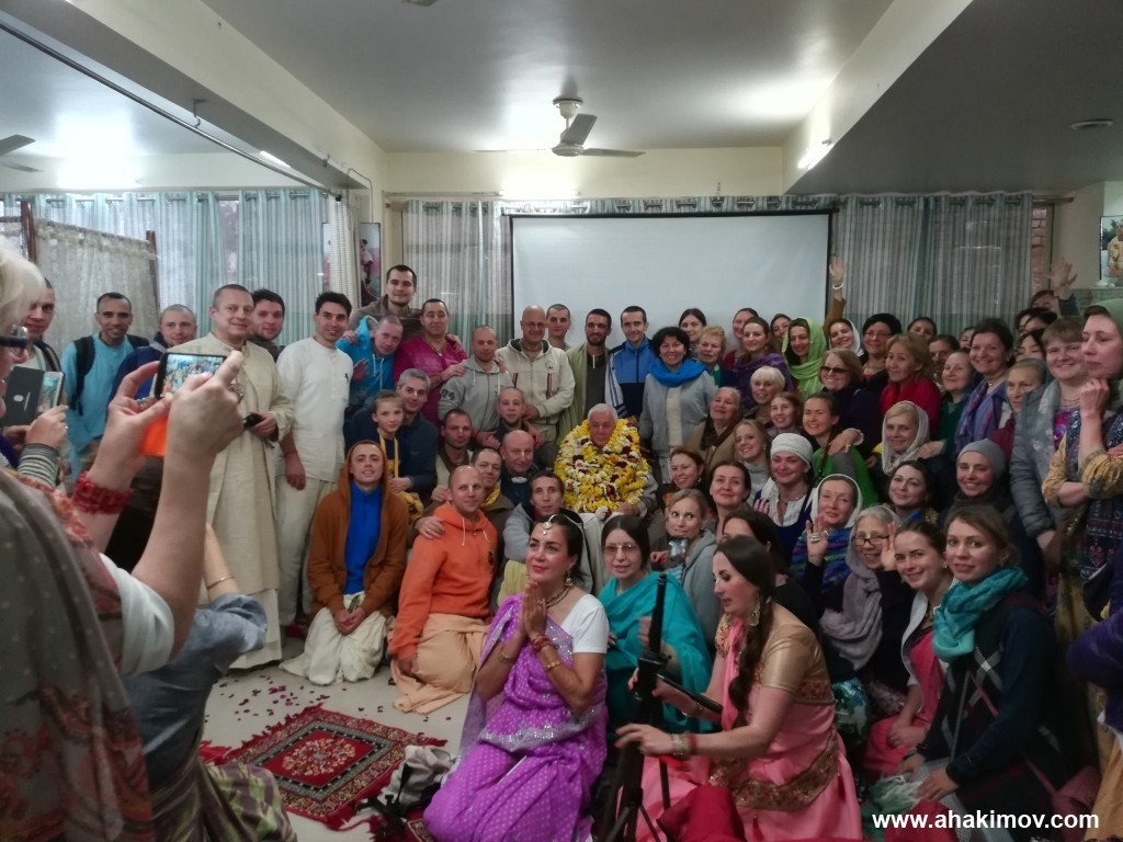 2019 Вриндаван, выпуск "Вайшнавская Академия"