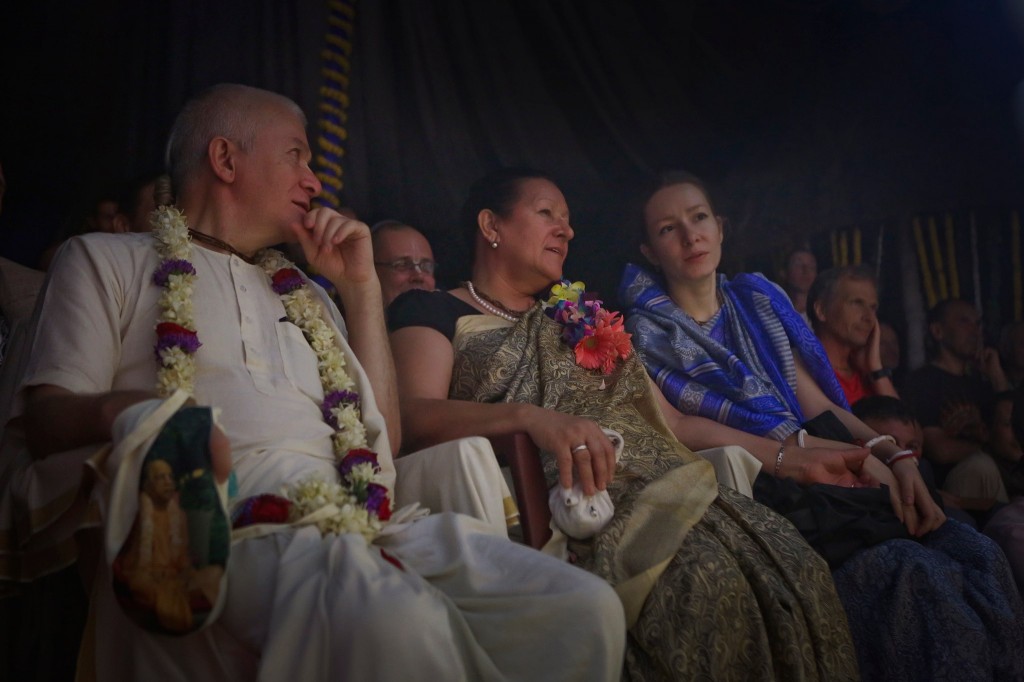 В раздел «Фото» добавлен новый фотоальбом «2017 Маяпур, Творческий вечер» В раздел «Фото» добавлен новый фотоальбом «2017 Маяпур, Творческий вечер»