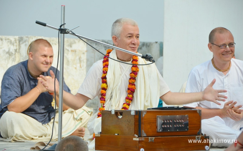 Добавлены новые фотографии из Вриндавана и Маяпура Добавлены новые фотографии из Вриндавана и Маяпура