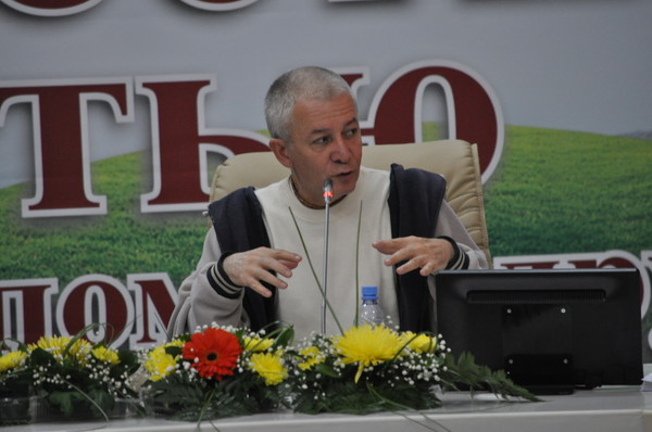 В разделе "Статьи" размещено интервью А. Хакимова для журнала "108"