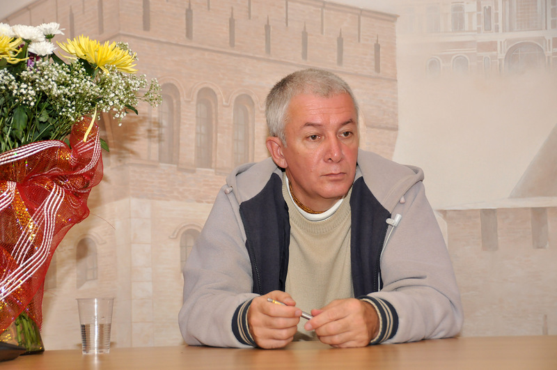 В раздел "Статьи" добавлен отрывок из книги "Карма. Размышления", "Почему нет любви?"