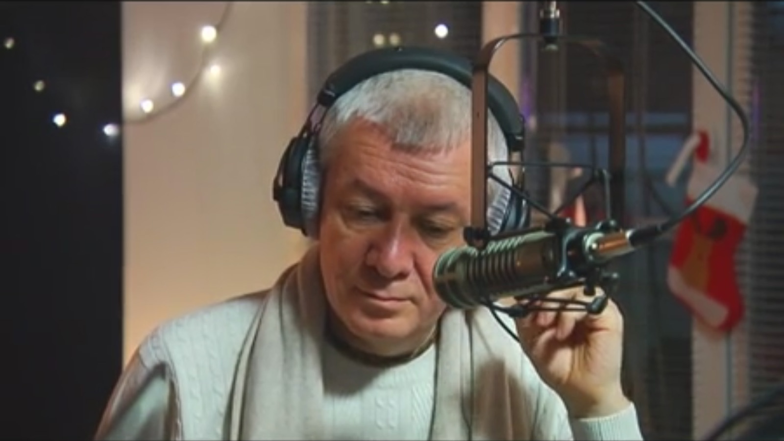 "Предновогодний диалог" с Александром Хакимовым "Предновогодний диалог" с Александром Хакимовым