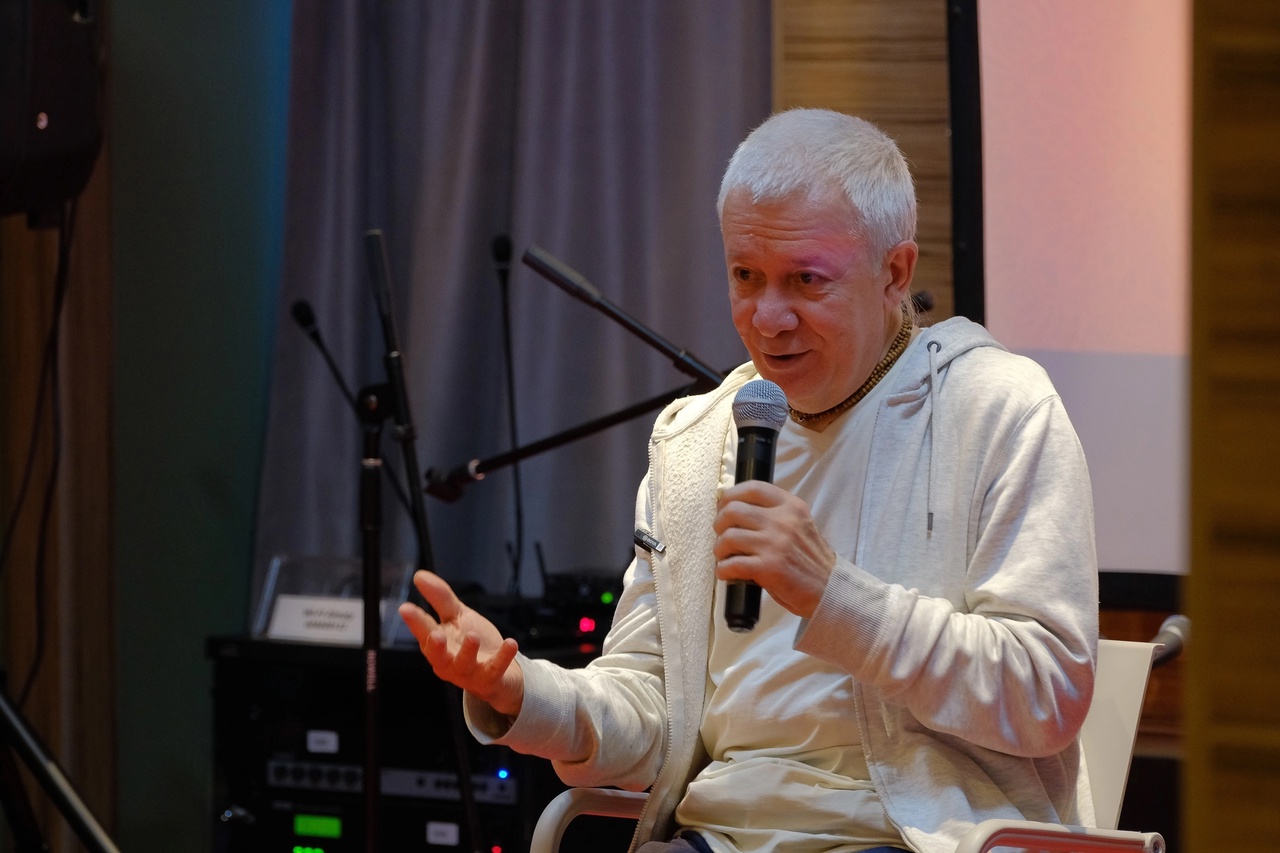 В раздел "Статьи" добавлена третья часть статьи Александра Хакимова "Мир гармонии и я"