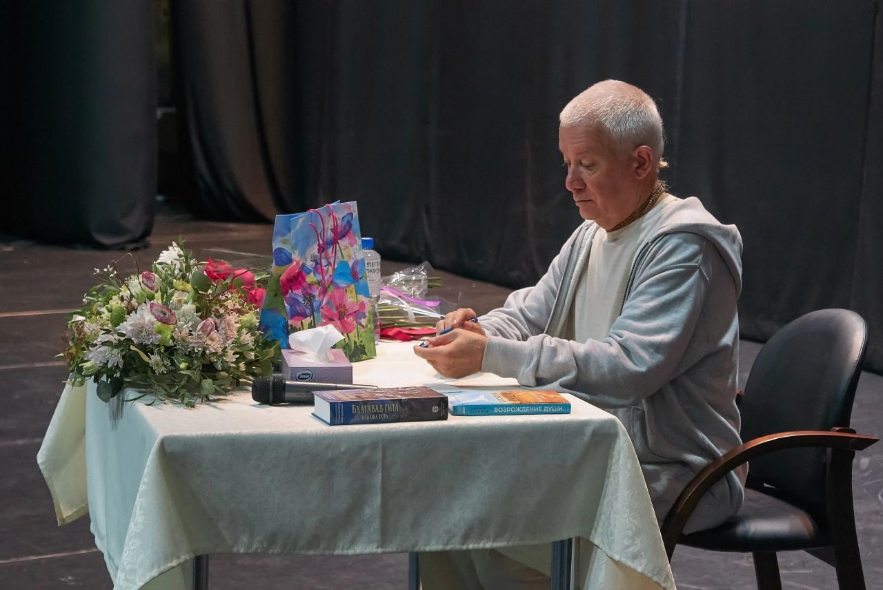 В раздел "Статьи" добавлена вторая часть статьи Александра Хакимова "Что нас ждет?"