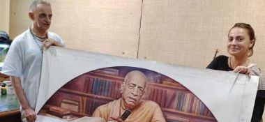 Мозаичное изображение Шрилы Прабхупады на фасаде Храма Ведического Планетария