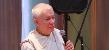 В раздел "Статьи" добавлена восьмая часть статьи Александра Хакимова "Семейные ценности"