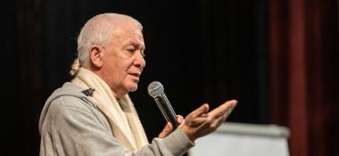 В раздел "Статьи" добавлена шестая часть статьи Александра Хакимова "Спасение в отношениях"